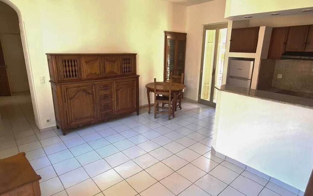 Rue Basse - 3-Room Flat, Monaco-Ville, Monaco - 3